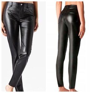 🔴CLEARANCE! 💜 Pushup Leather Effect Leggings